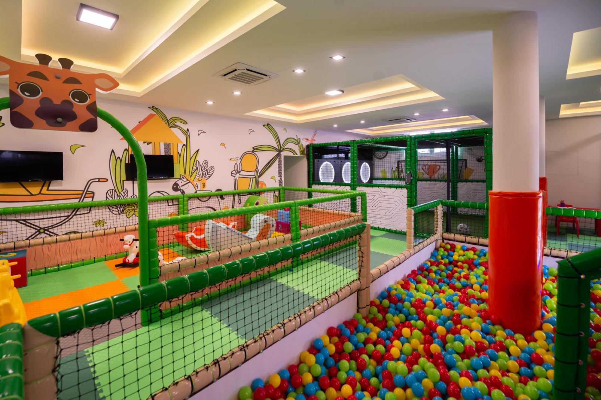 Hotel Nest Bijeljina Buitenkant foto