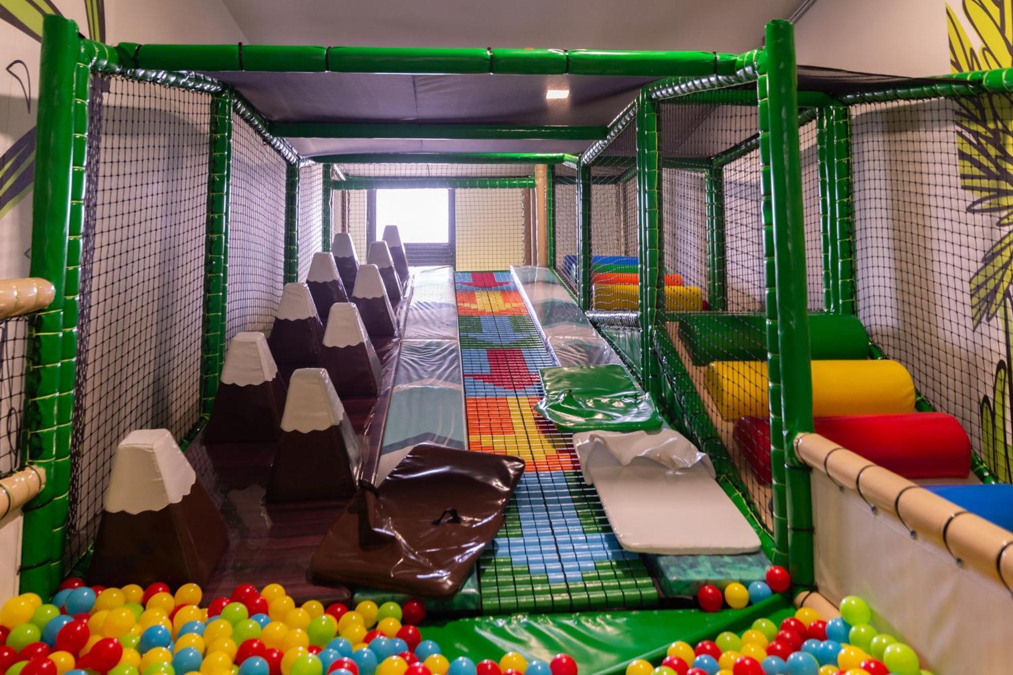 Hotel Nest Bijeljina Buitenkant foto