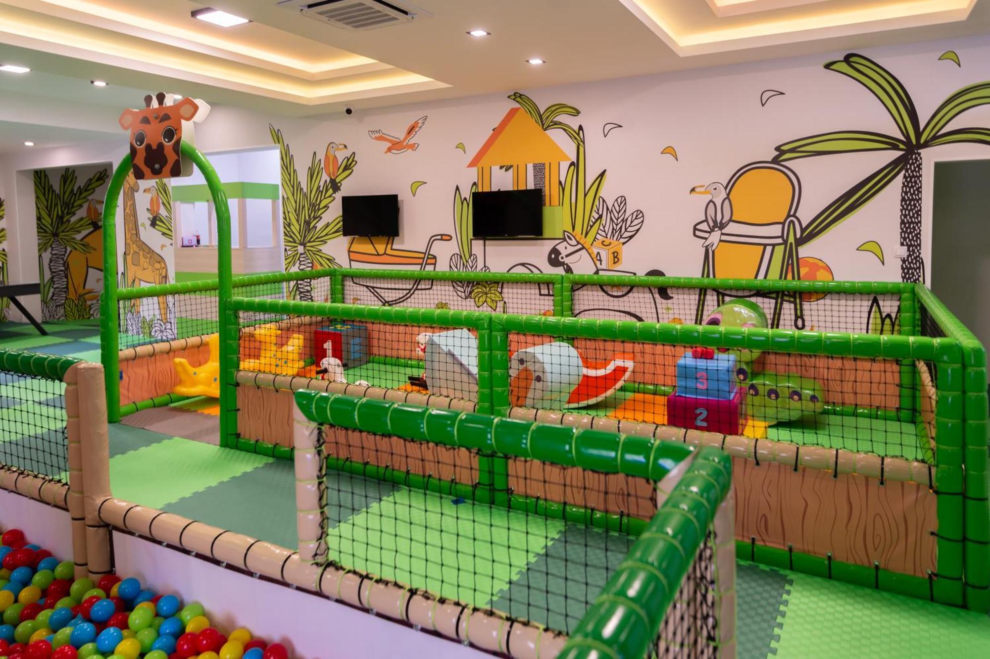 Hotel Nest Bijeljina Buitenkant foto