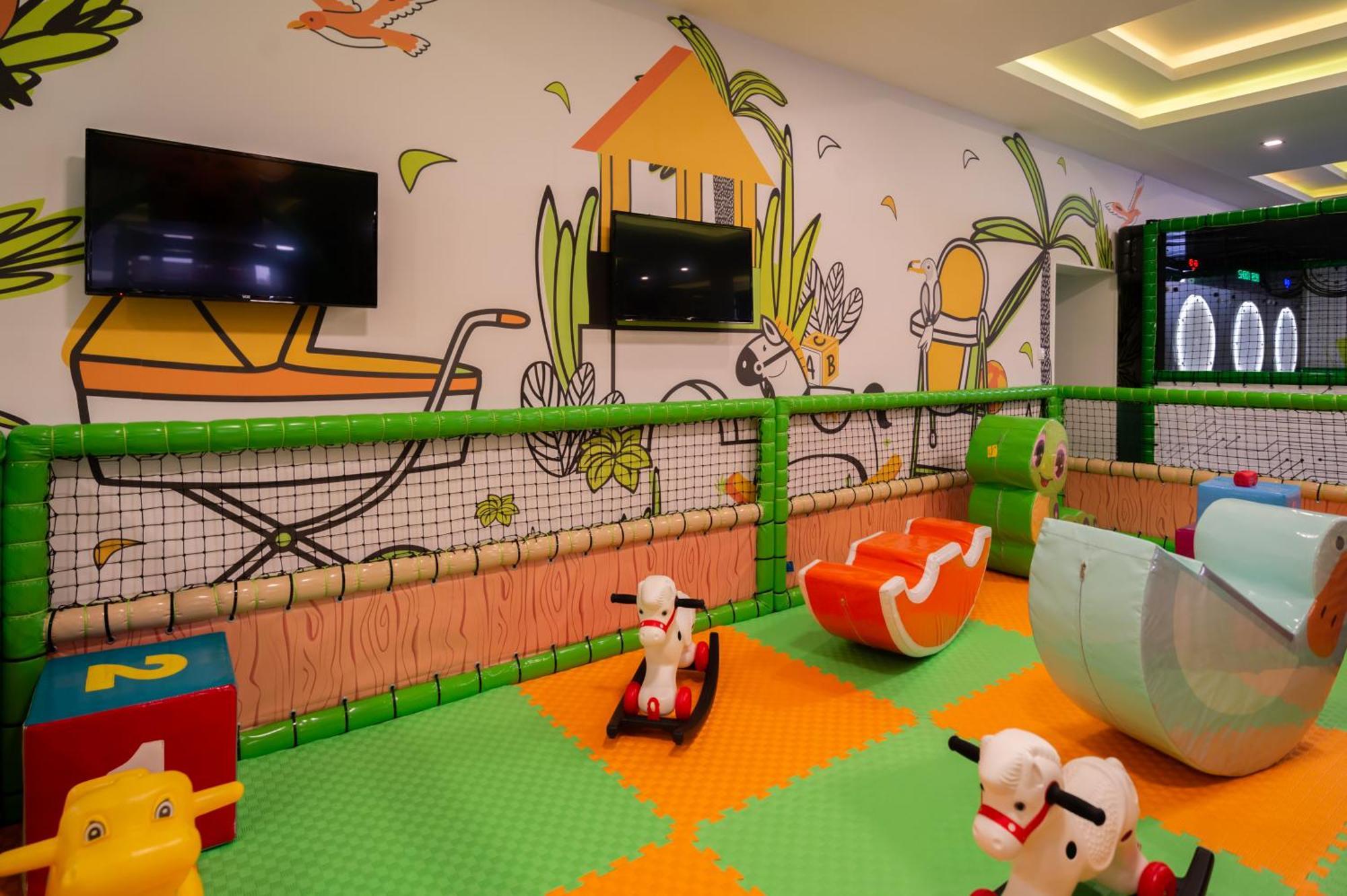 Hotel Nest Bijeljina Buitenkant foto