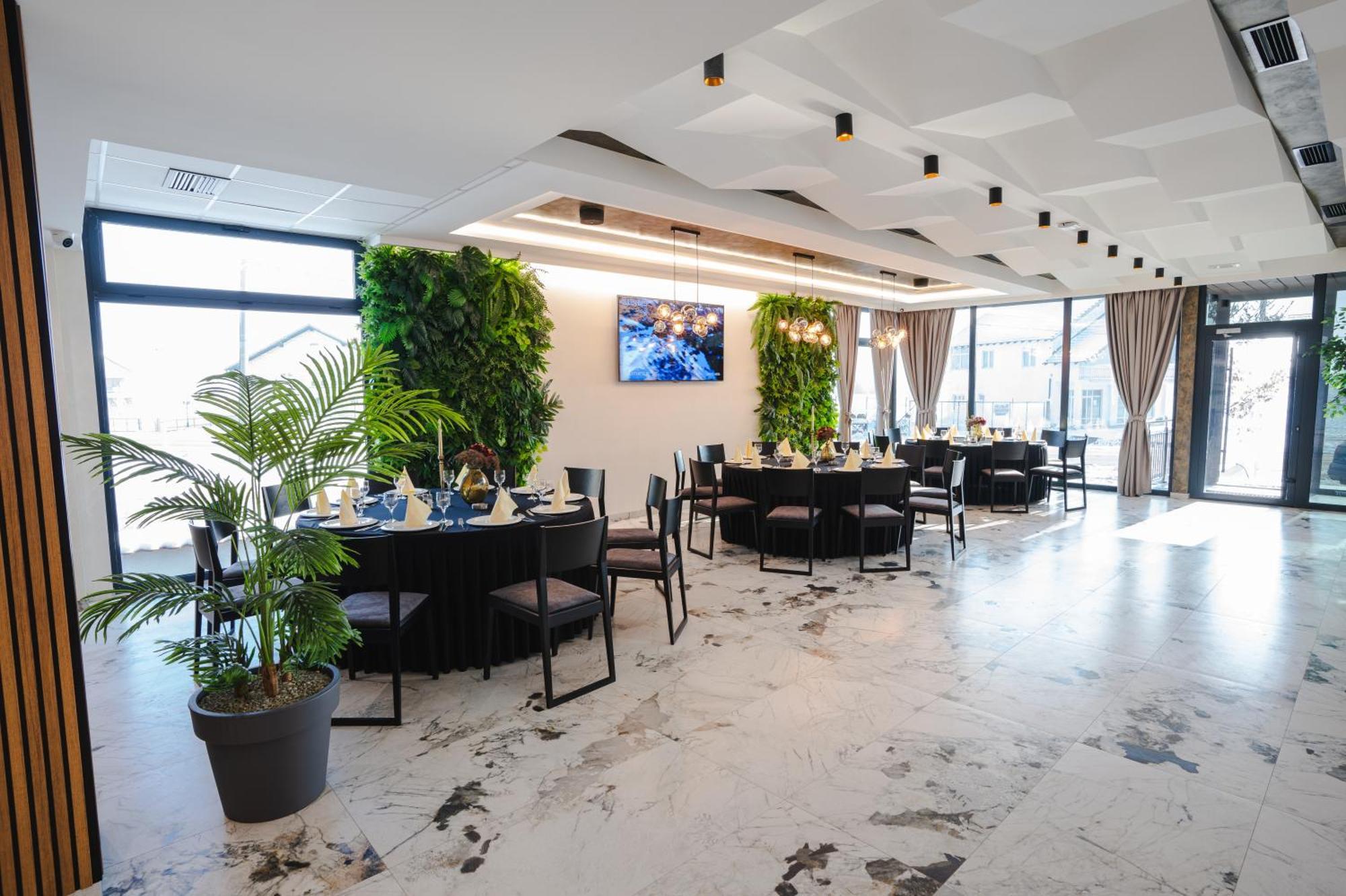 Hotel Nest Bijeljina Buitenkant foto