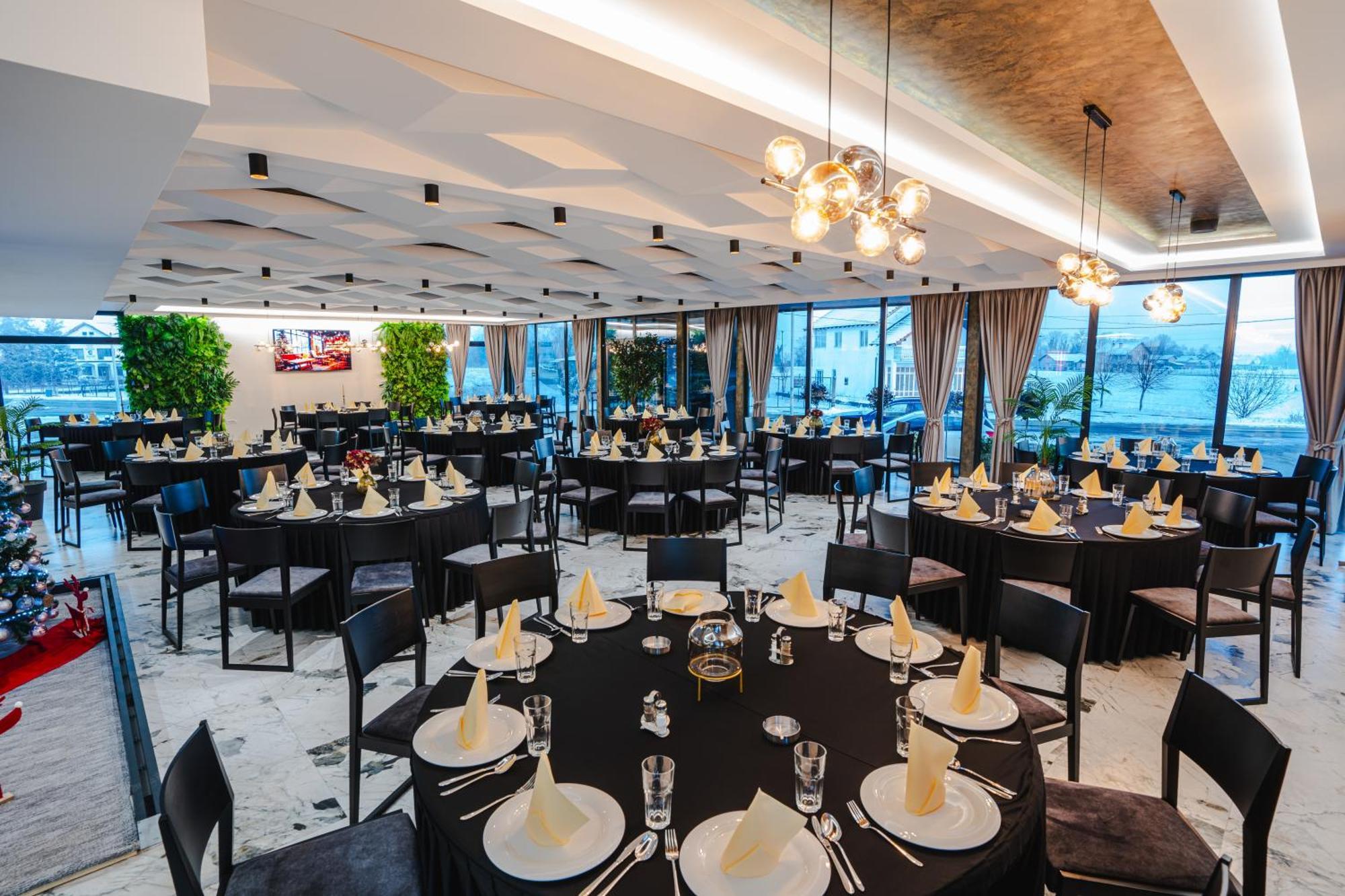 Hotel Nest Bijeljina Buitenkant foto