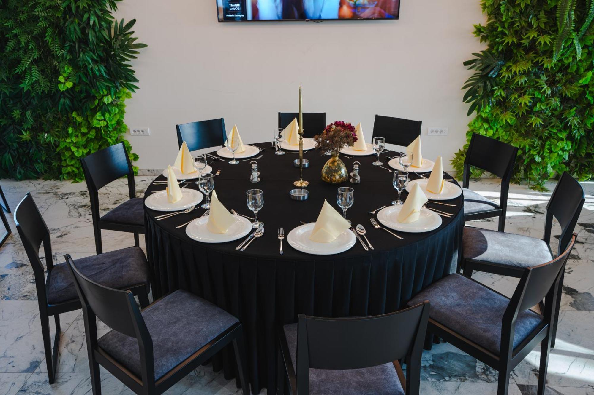 Hotel Nest Bijeljina Buitenkant foto