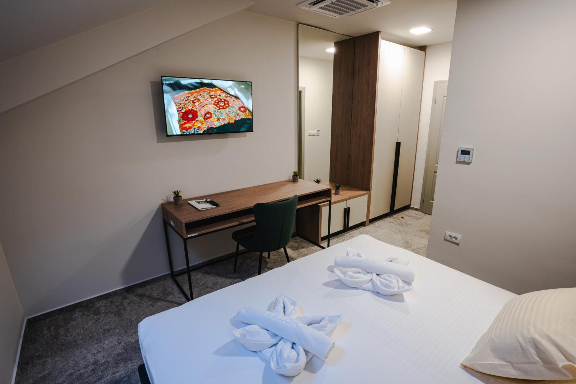 Hotel Nest Bijeljina Buitenkant foto