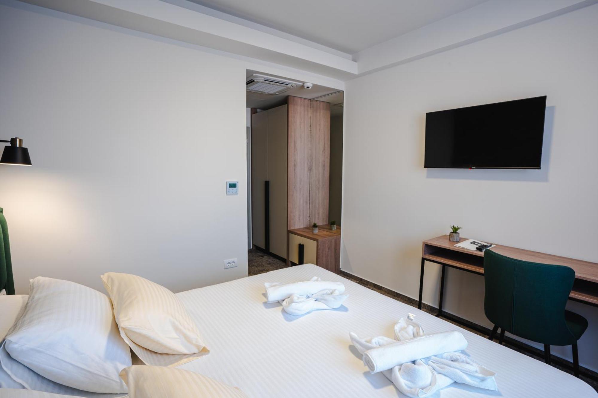 Hotel Nest Bijeljina Buitenkant foto