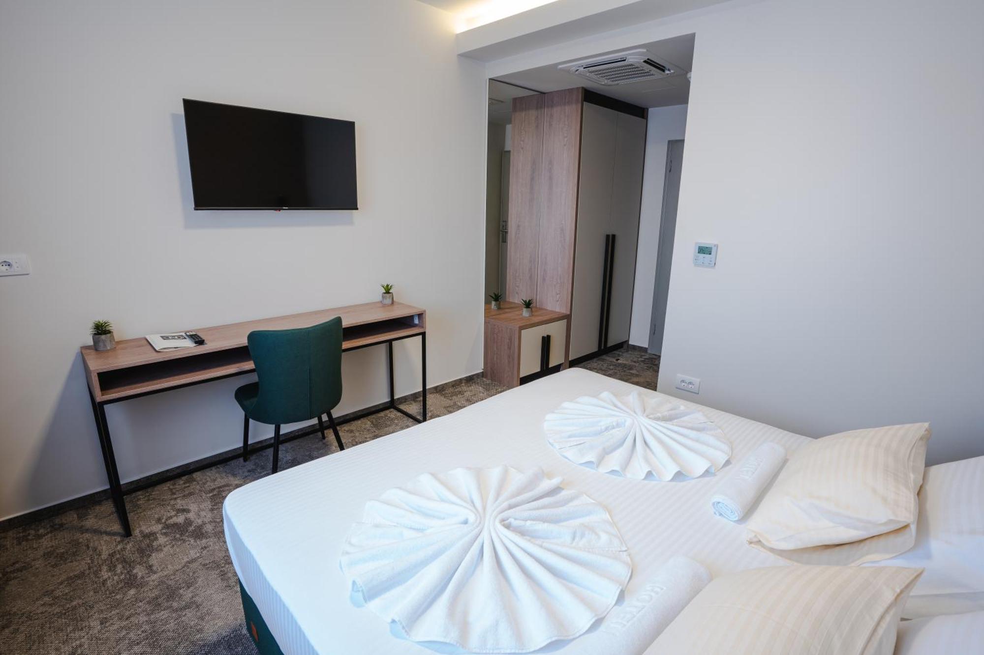 Hotel Nest Bijeljina Buitenkant foto